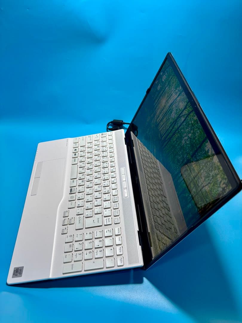 富士通 LIFEBOOK AH53/E2 i7 10510U 2TB 32GB