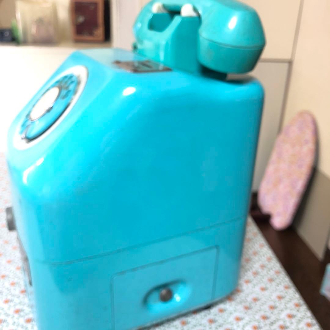 珍しい青ダイヤル式電話 型貯金箱