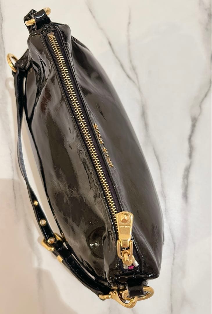 最終値下げ✨miumiu 黒 ハンドバッグ　ハートチャーム