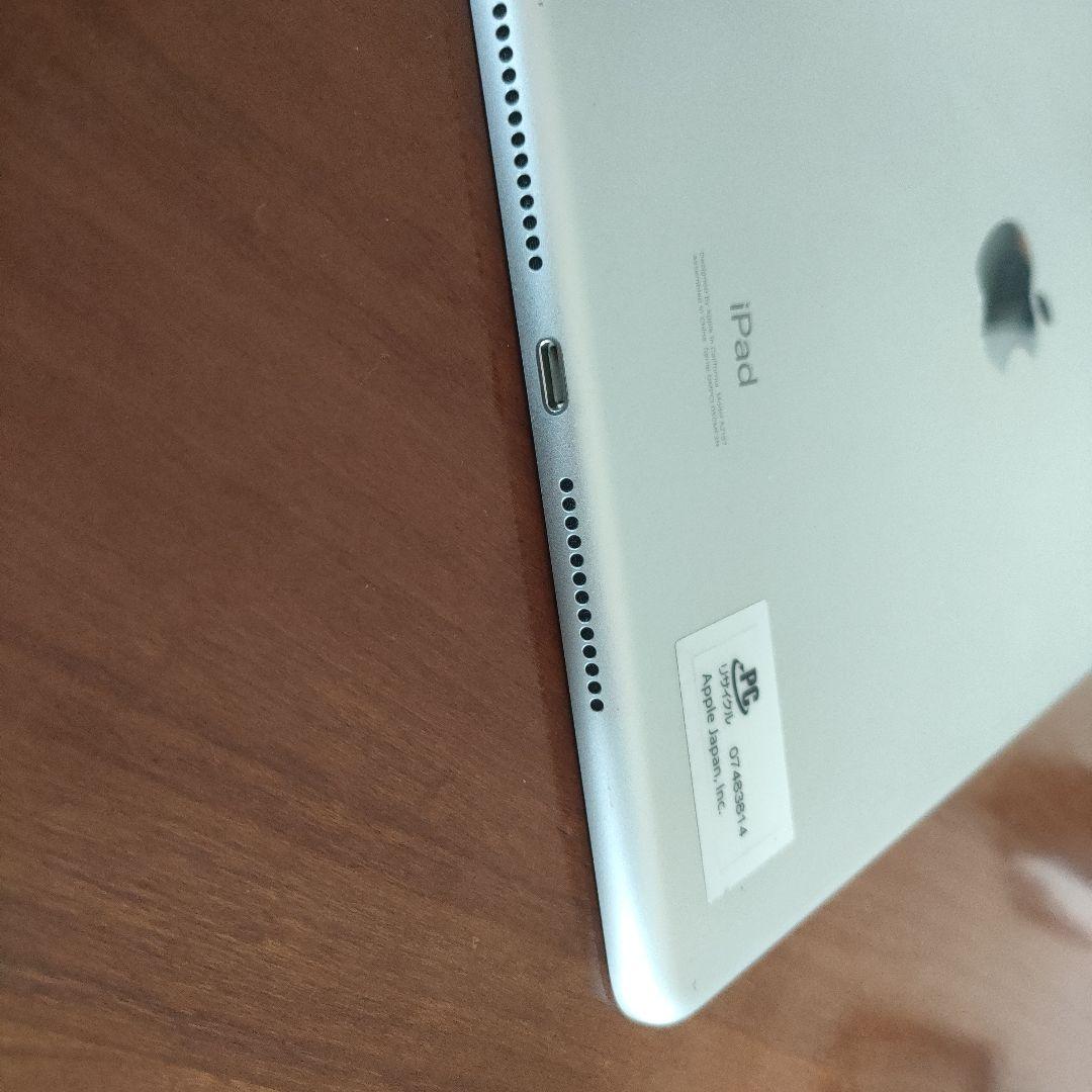 Apple iPad シルバー 本体　第７世代 32GB 10.2インチ