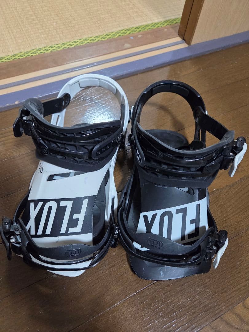 FLUX DS ビンディング ブラック/ホワイト