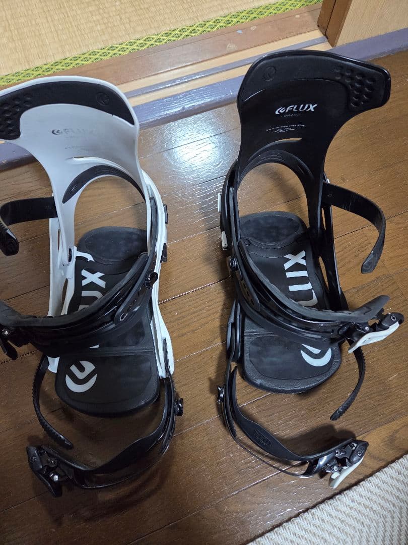 FLUX DS ビンディング ブラック/ホワイト