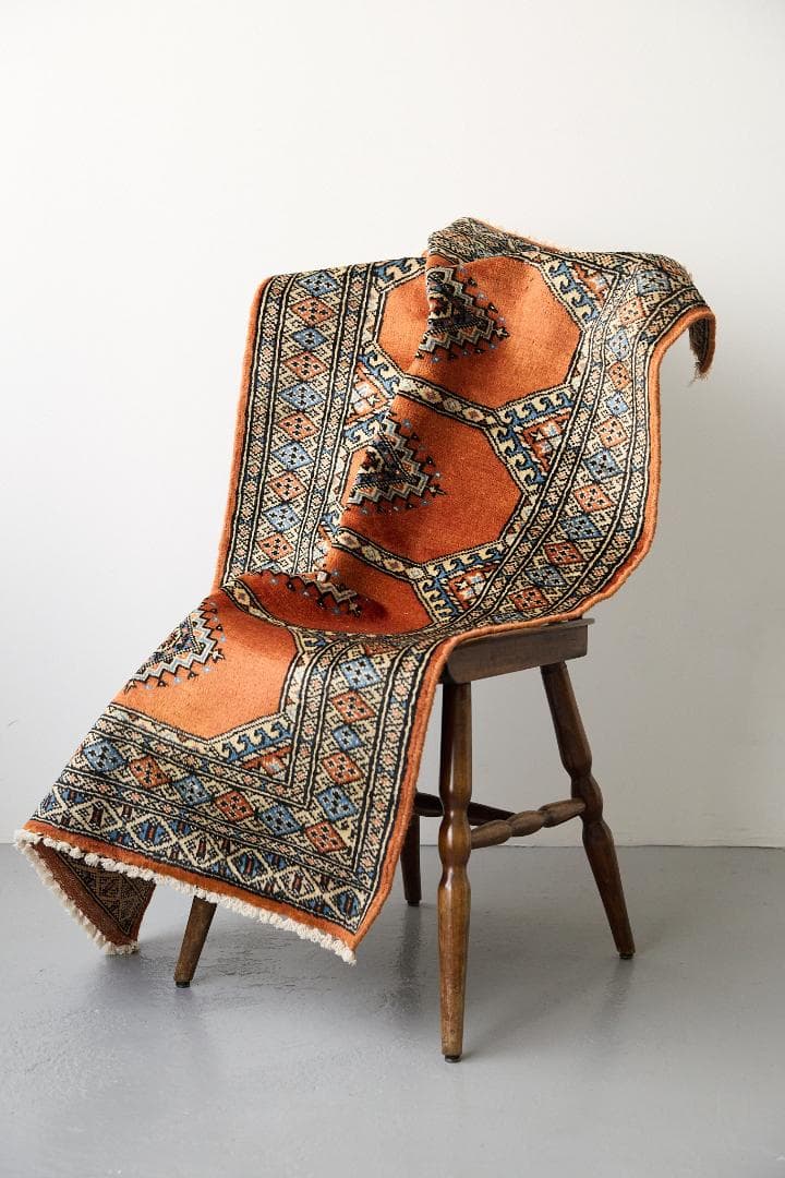 ヴィンテージラグ　トライバルラグ　パキスタン産（121×77cm）橙　茶　サンド