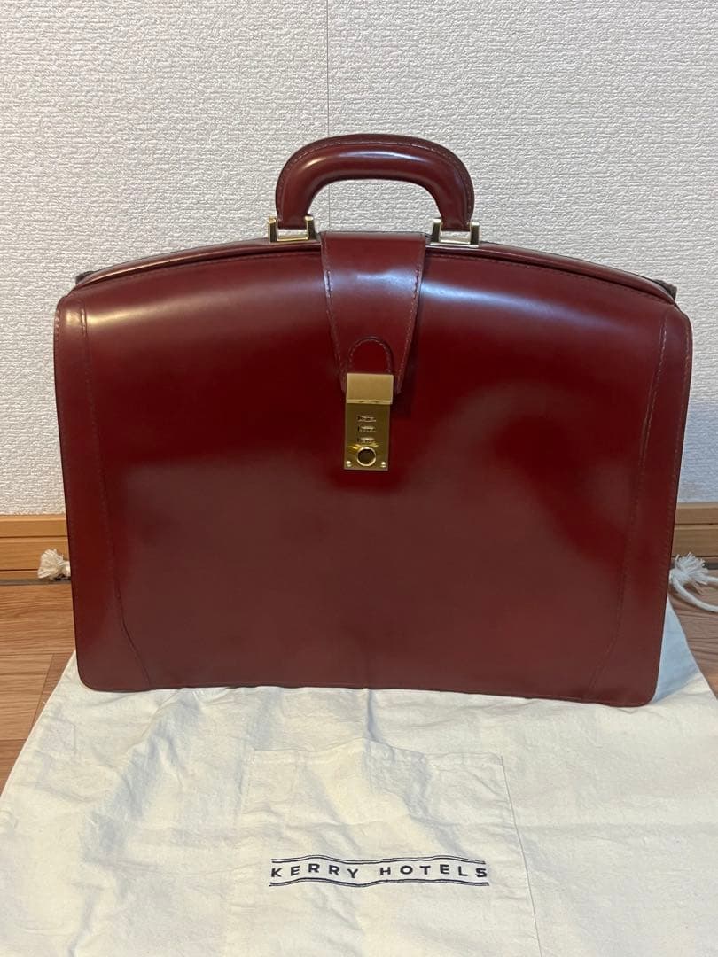 ダレスバッグ　ビジネスバッグ　ワインレッド