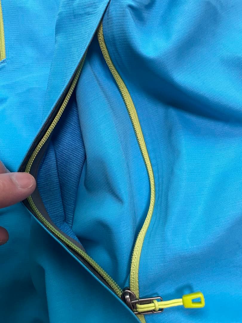 美品　patagonia / パタゴニア　シェルジャケット　ブルー　L