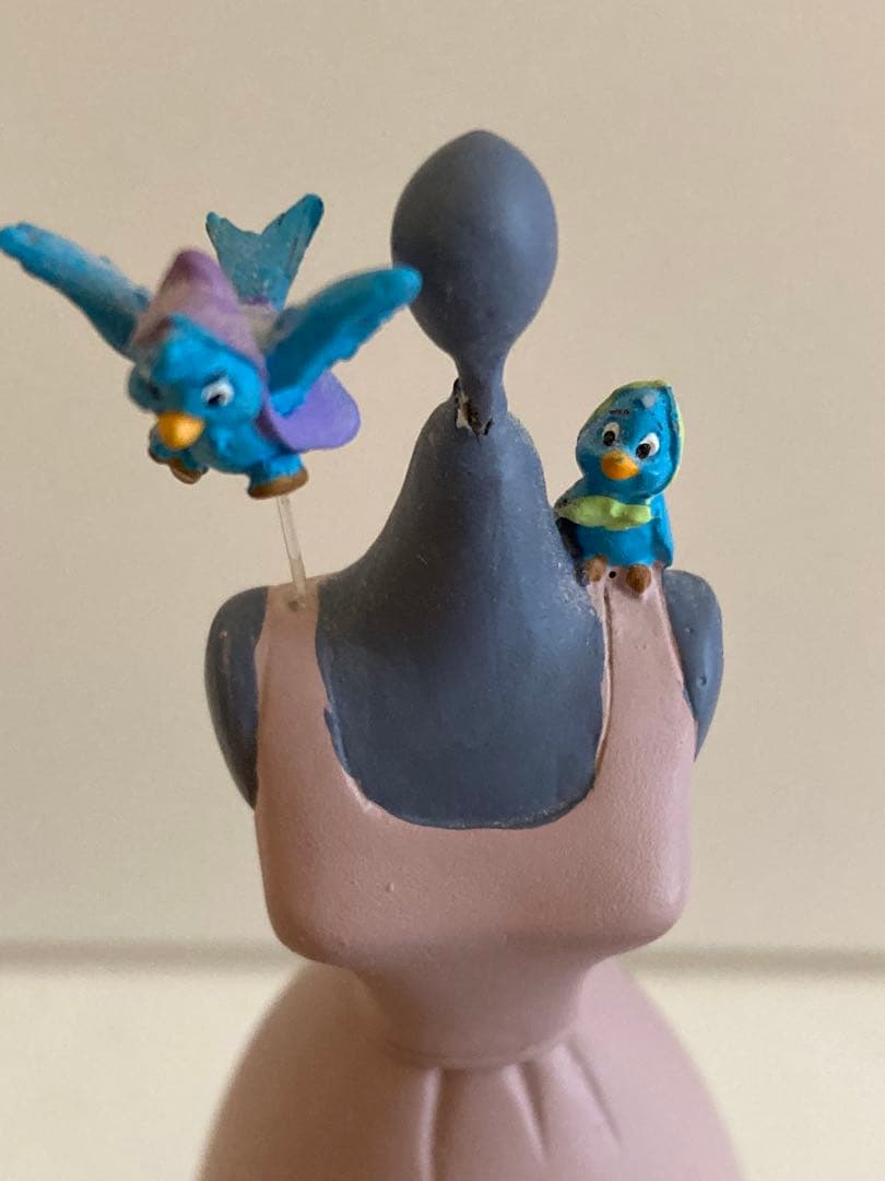 シンデレラ　ピンクドレス　フィギュア　スノードーム　ディズニーストア