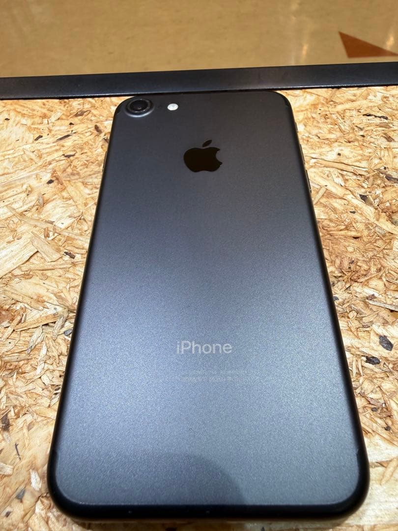 Apple iPhone 7 ブラック128gb