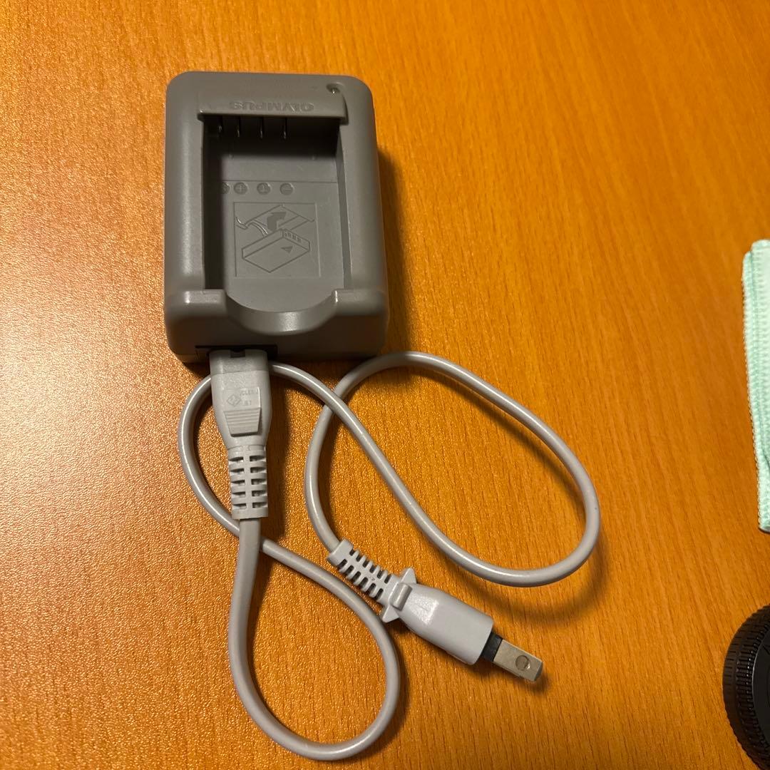 【美品】OLYMPUS OM-D E-M10 ミラーレス一眼