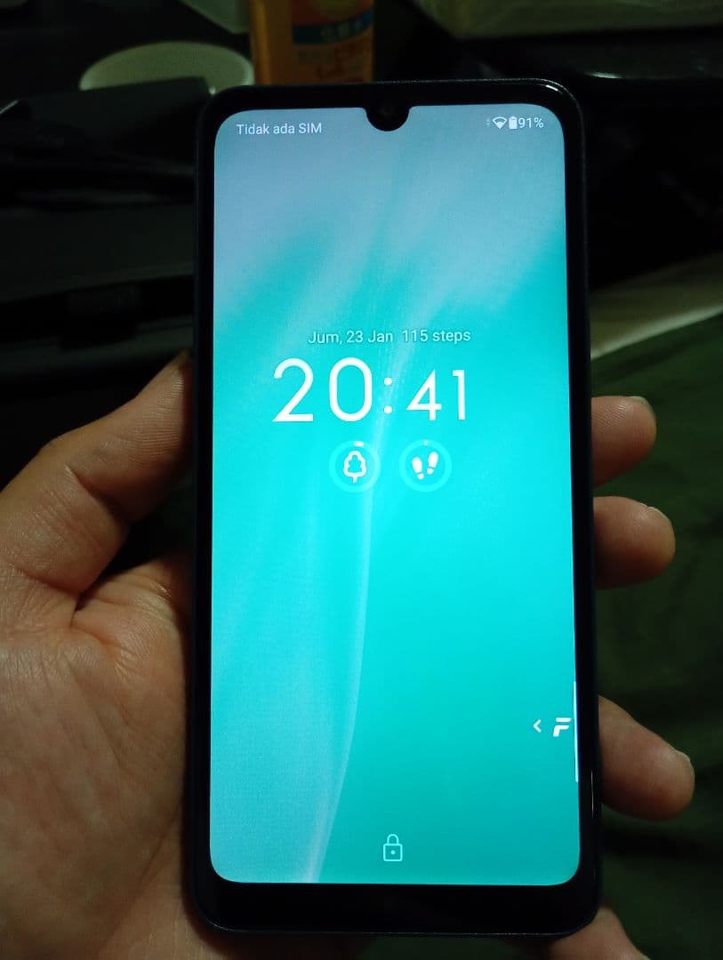 Arrows We2 FCG02 128GB　FREE SIM