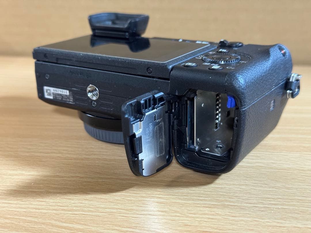 【値下げ】SONY α6400 本体、純正バッテリー2個、純正充電器