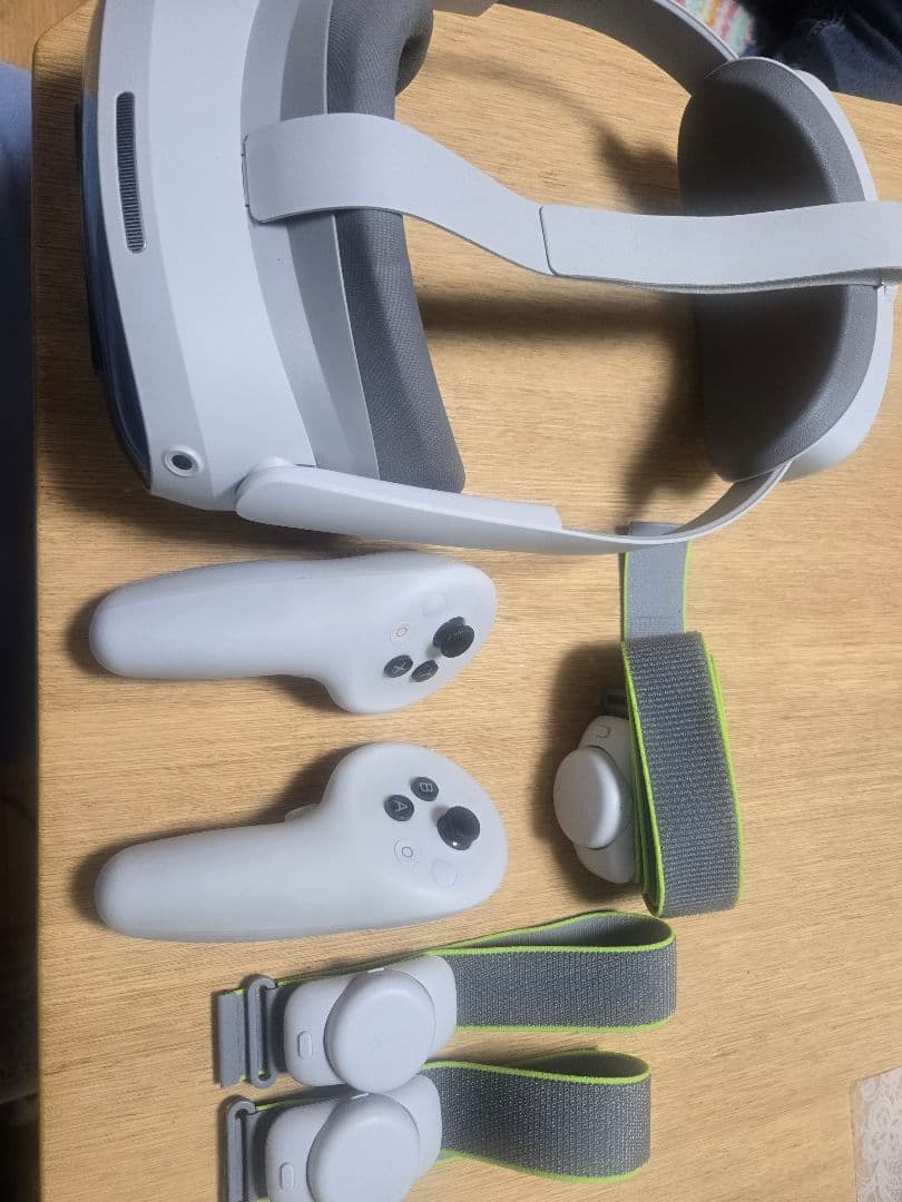 PICO 4 Ultra 256GB｜一体型VRヘッドセットトラッカー付