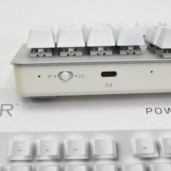 Razer Pro Type ワイヤレスメカニカルキーボード 白