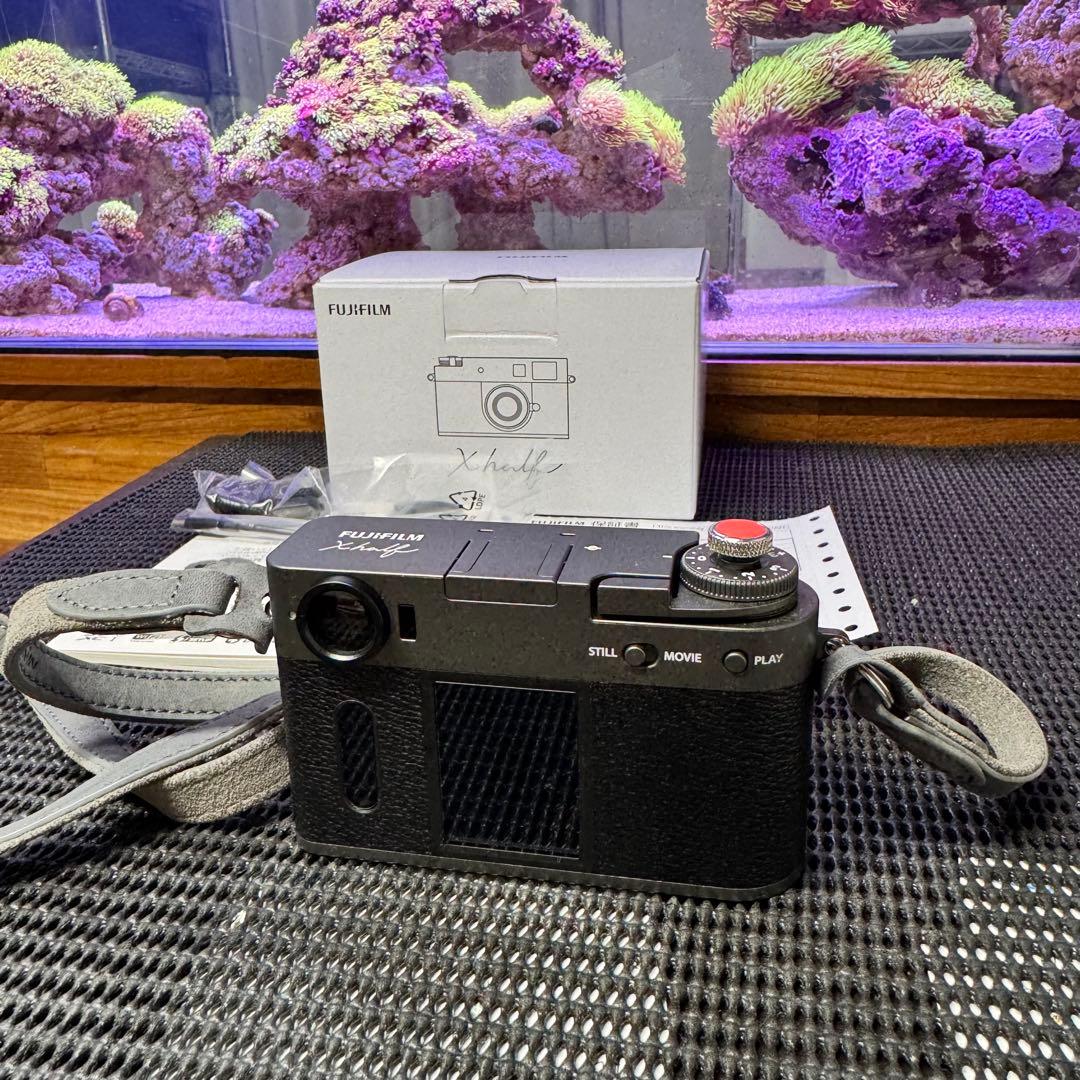 FUJIFILM X-half デジタルカメラ チャコールシルバー　富士フイルム
