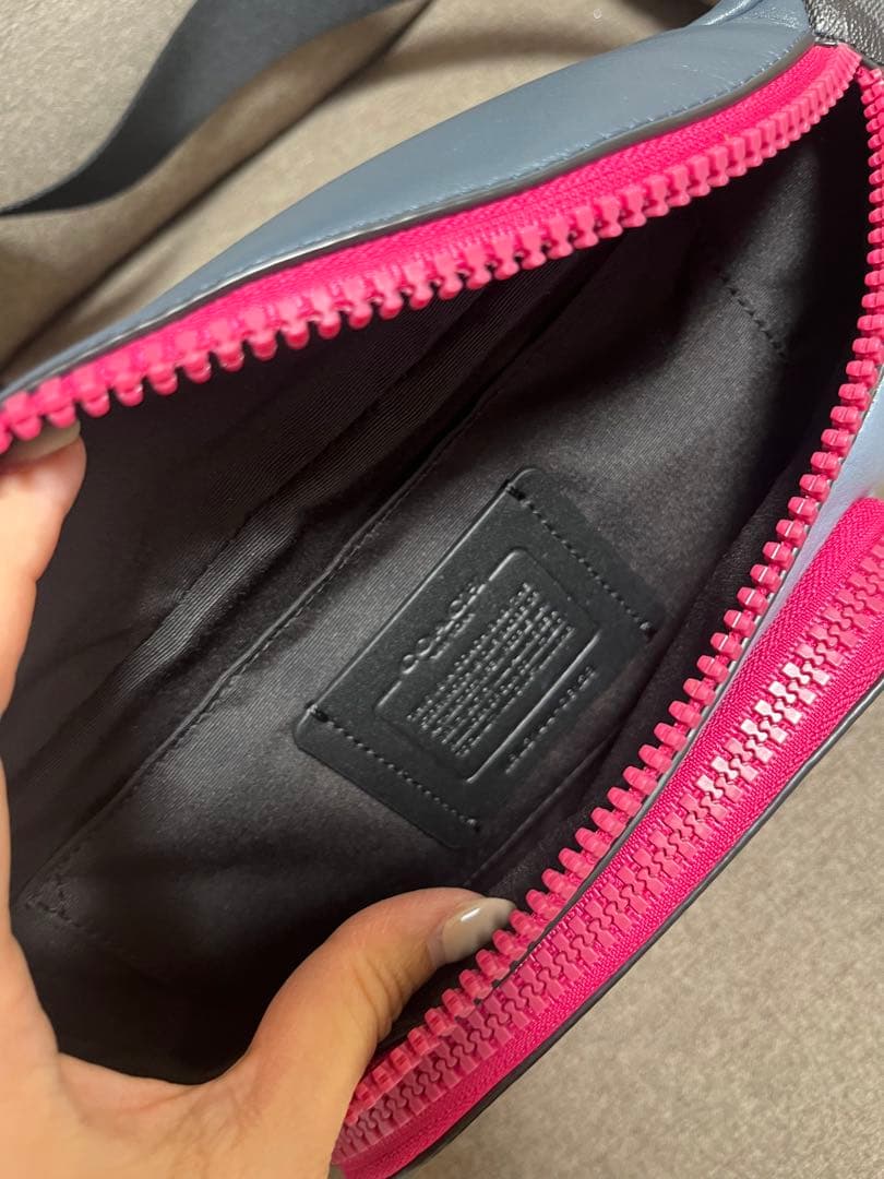 COACH ボディバッグ ピンク/グレー　ウエストポーチ