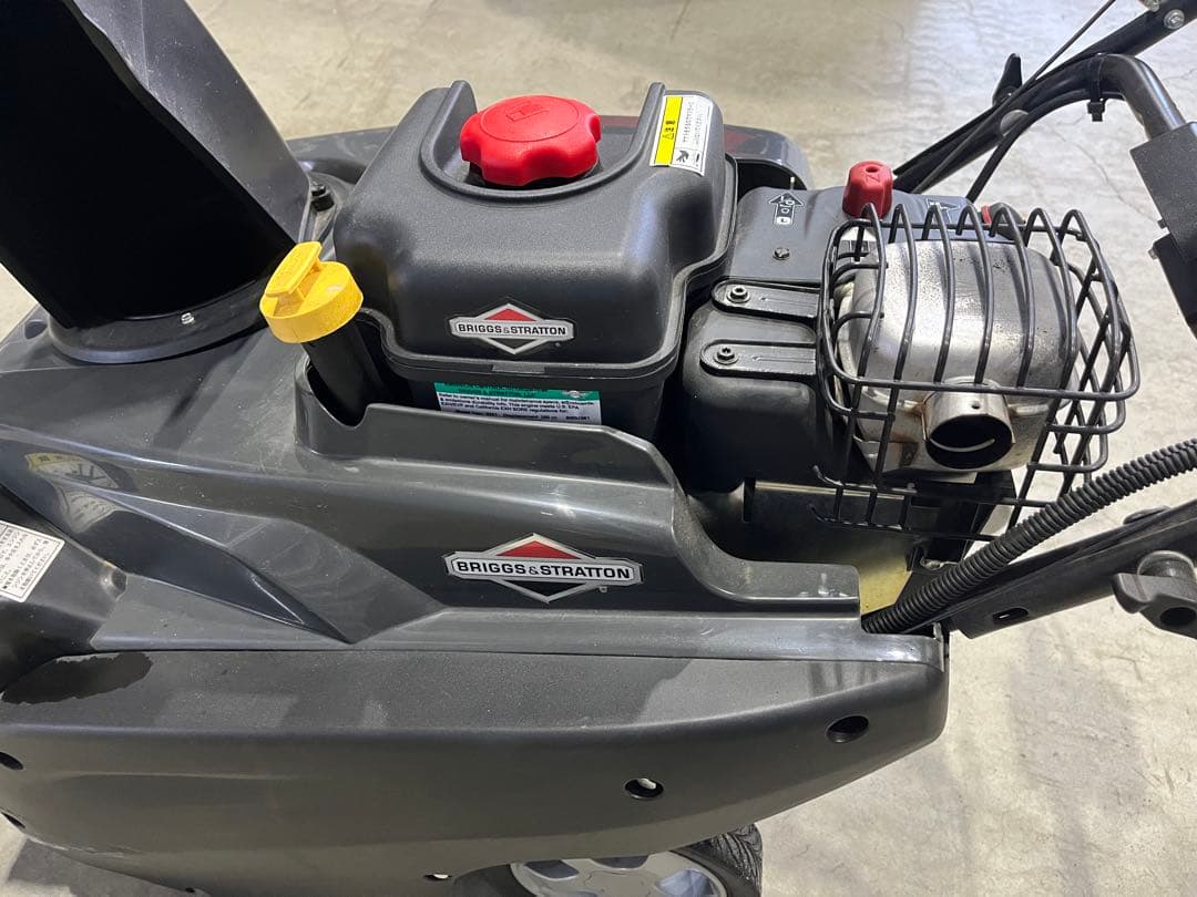 ブリッグス＆ストラットン 1222EE 小型除雪機　ガソリン7.5馬力　値引き中