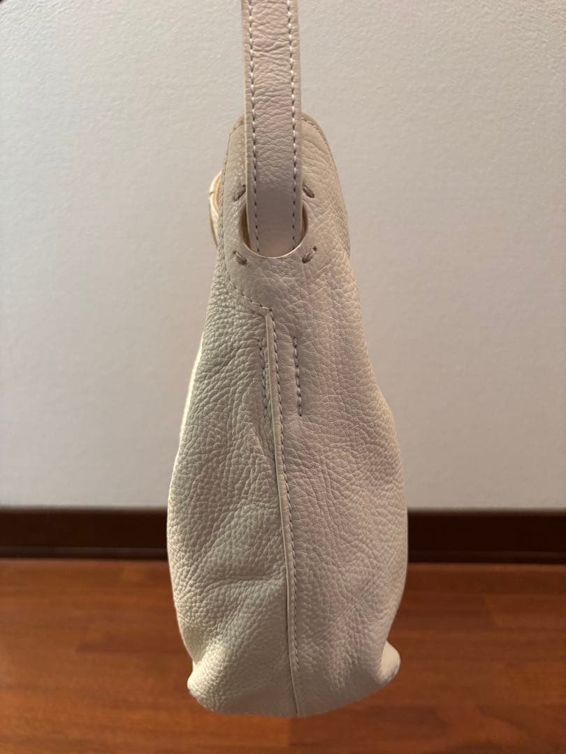 ⭐︎gentenゲンテン⭐︎ ホワイトレザー ハンドバッグ