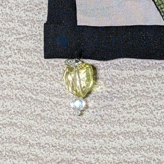 ハンドメイド ステンドグラスキルトタペストリー　猫とひまわり