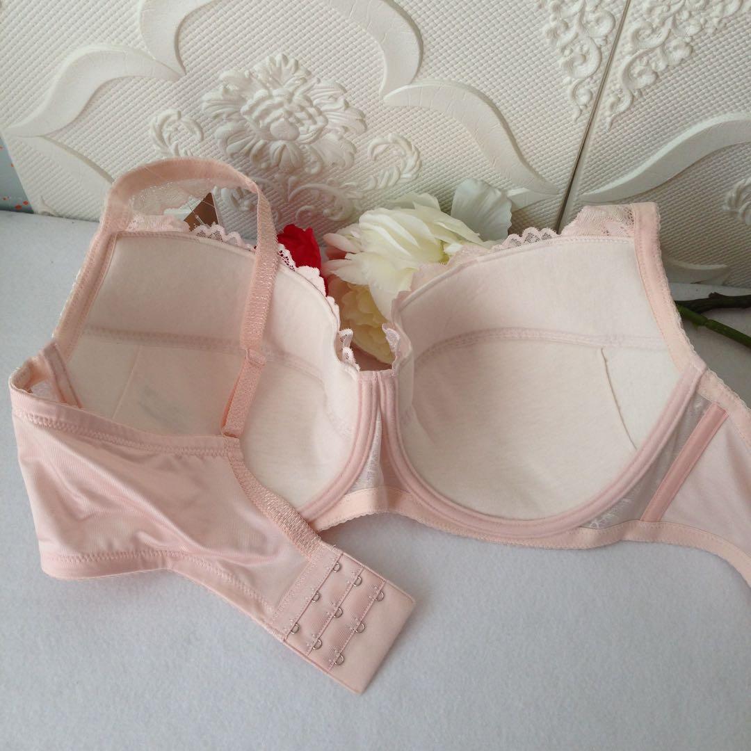 ワコール　レシアージュ２０年以上愛されるフィッティングレースブラジャーF85SP