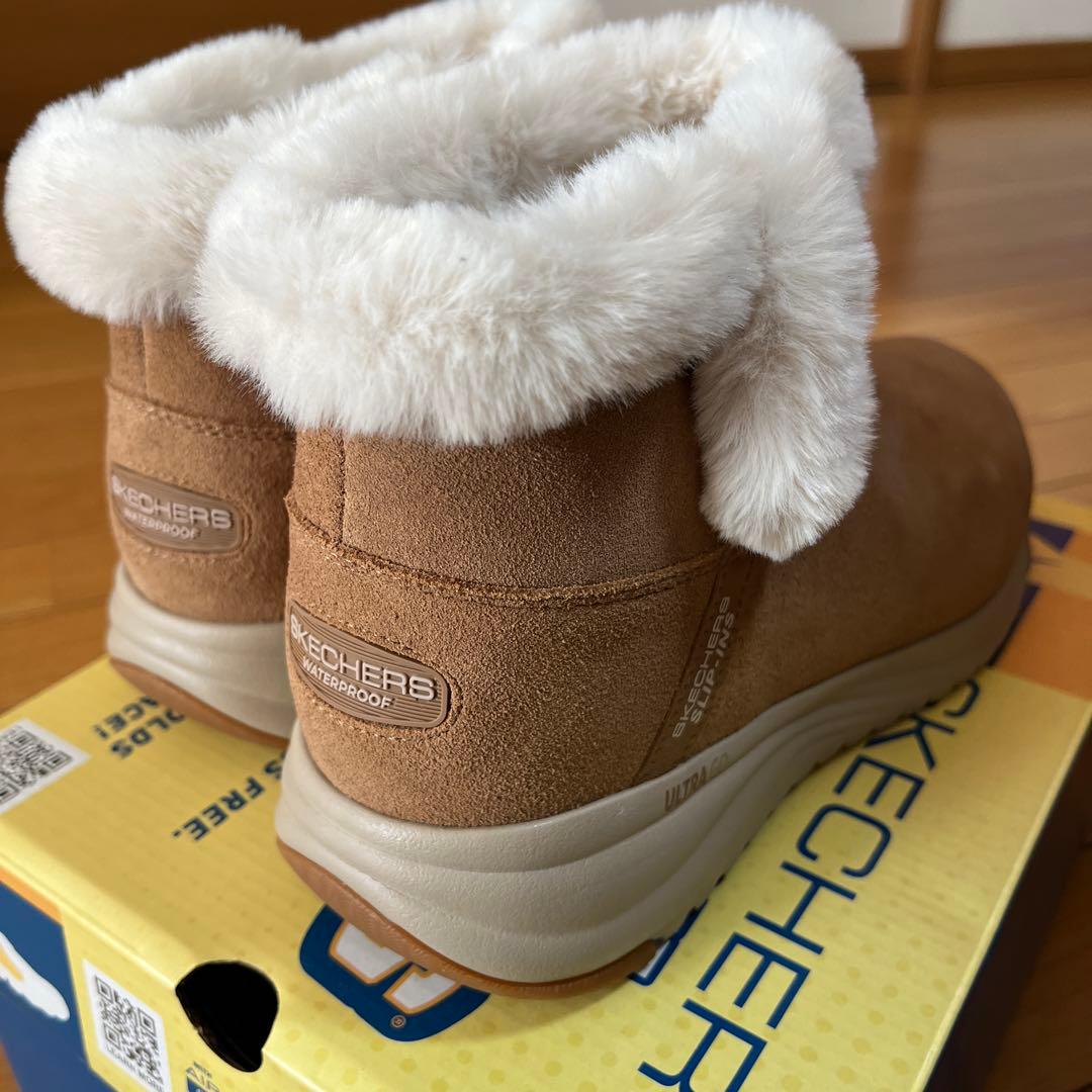SKECHERS レディース スリップイン　冬用ブーツ24cm