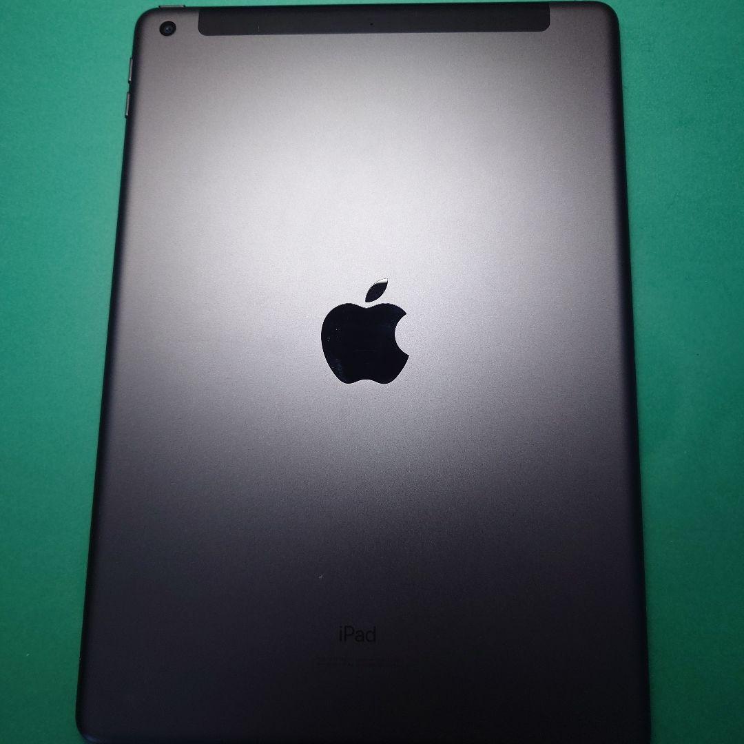 Apple iPad 第８世代 Cellular　32GBスペースグレー 本体