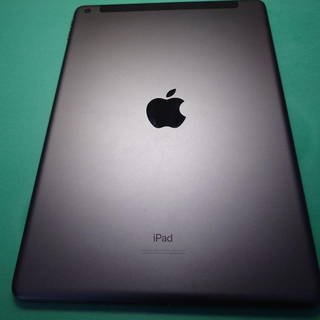 Apple iPad 第８世代 Cellular　32GBスペースグレー 本体