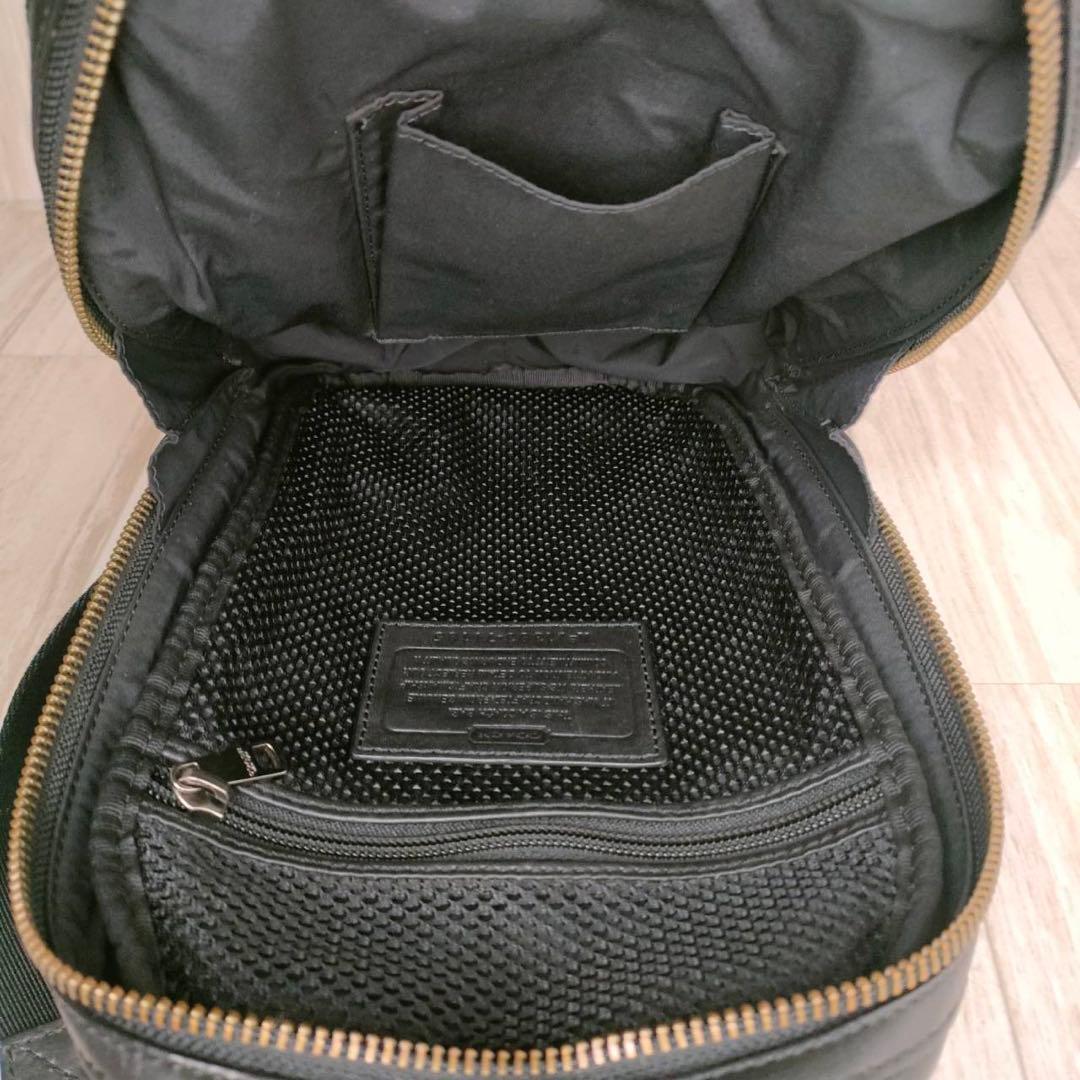 40 COACH コーチ　レザー　ボディーバッグ