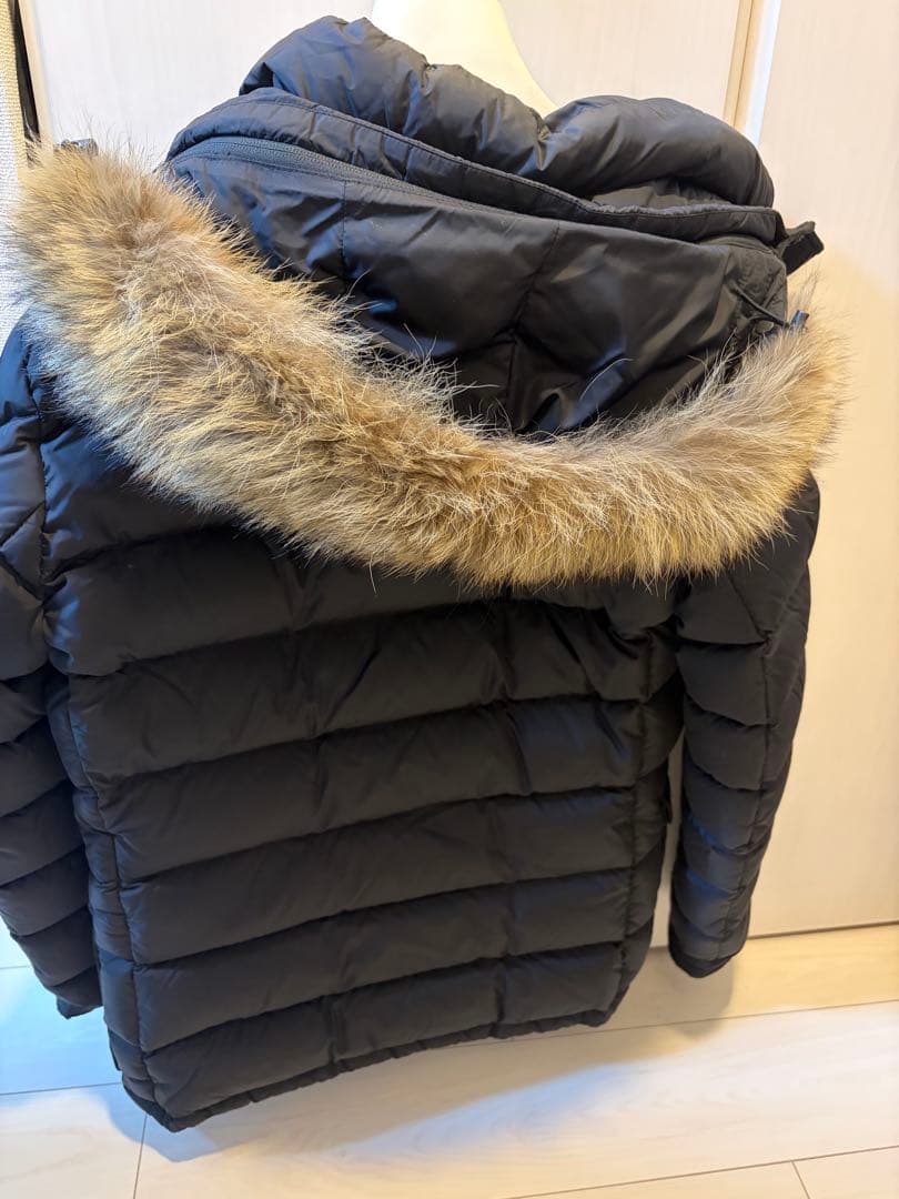 【ぱぴこ】MONCLER (モンクレール) ダウンジャケット　クルーニー