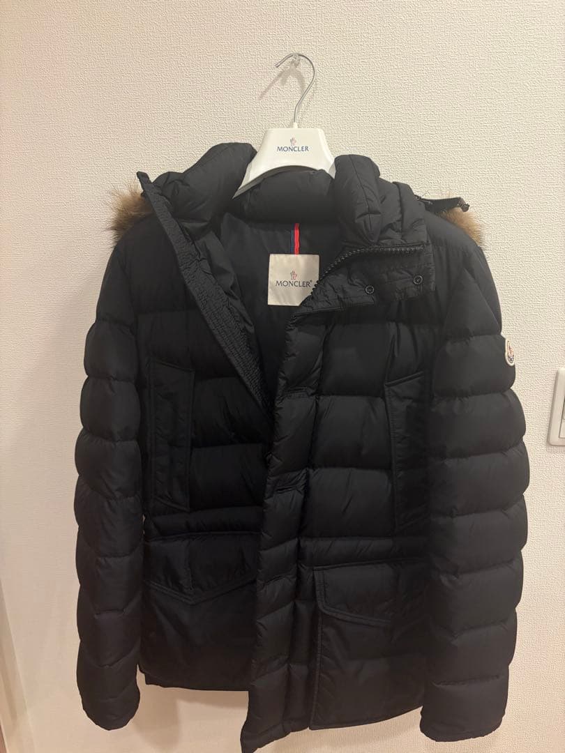 【ぱぴこ】MONCLER (モンクレール) ダウンジャケット　クルーニー