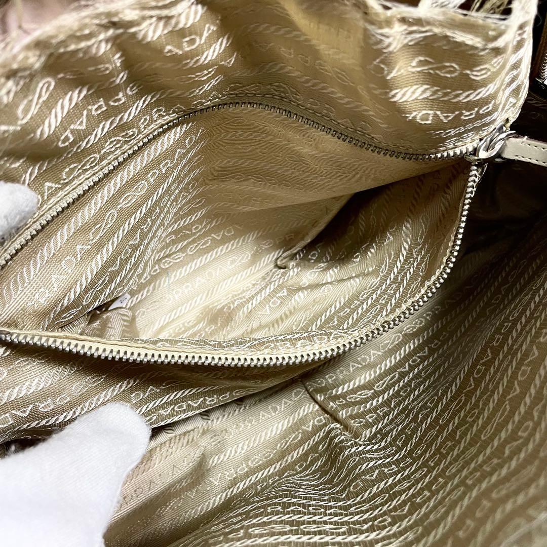 PRADA パンチング ボーリング バッグ チャーム 南京錠 大容量 多機能 黄