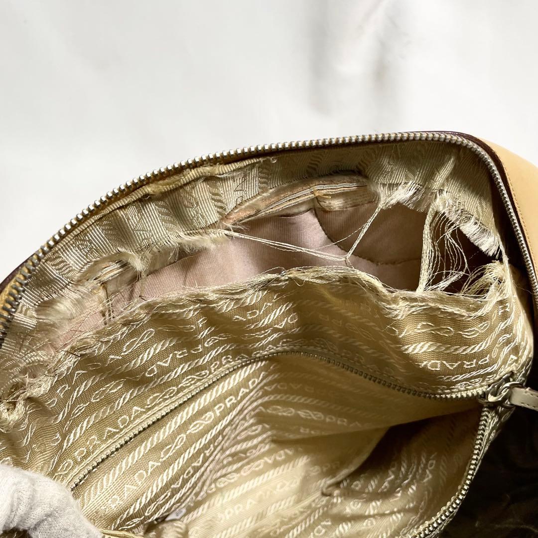 PRADA パンチング ボーリング バッグ チャーム 南京錠 大容量 多機能 黄