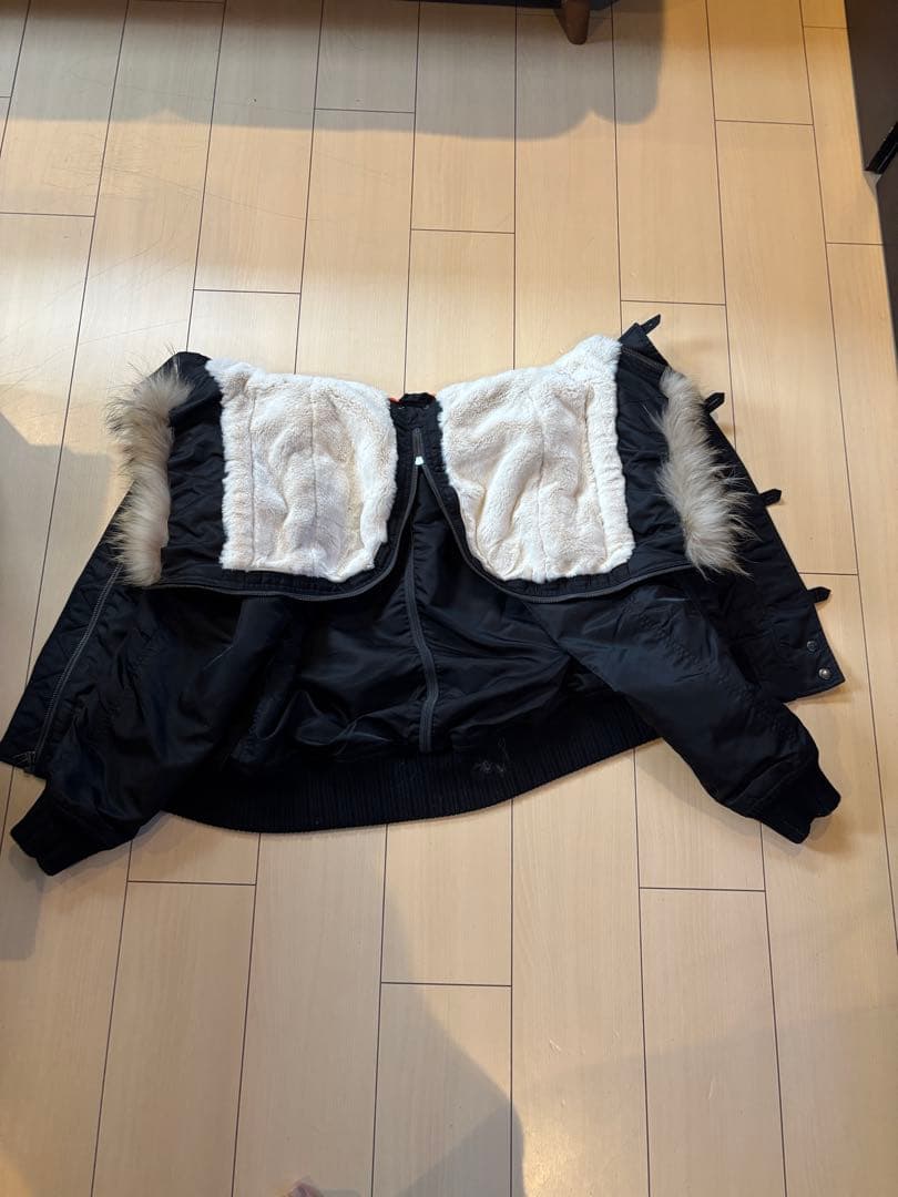 【極美品】AVIREX ミリタリージャケット