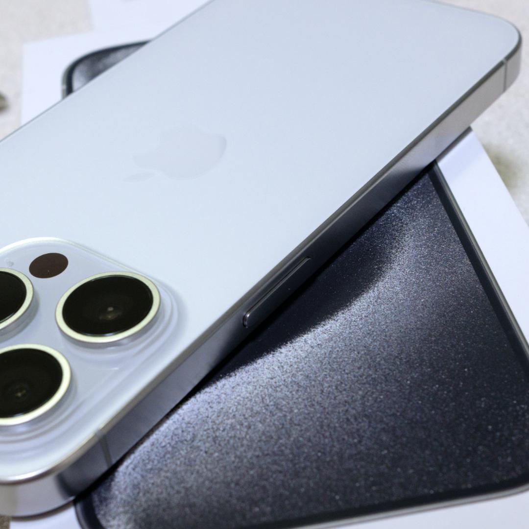iPhone 15 Pro 512GB ホワイトチタニウム 箱/付属品あり