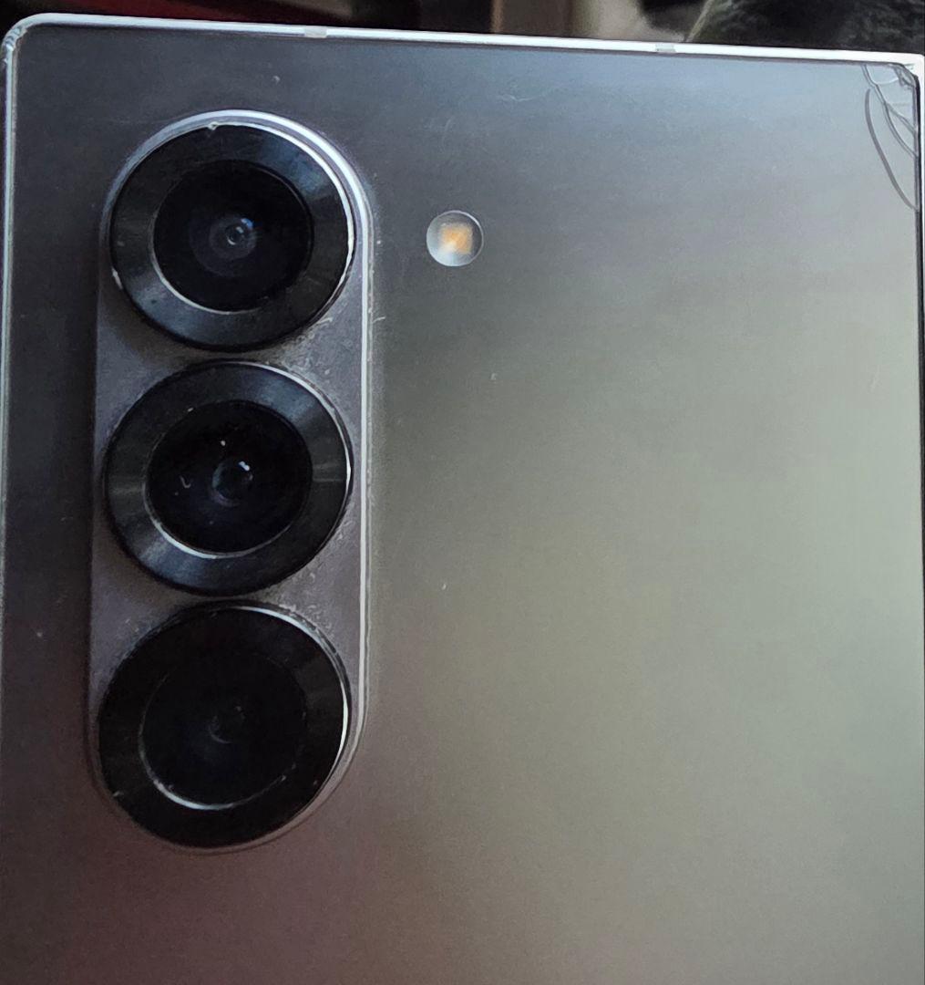 Galaxy Z Fold 6　1TB　esim シルバー画面液晶もれ　傷あり