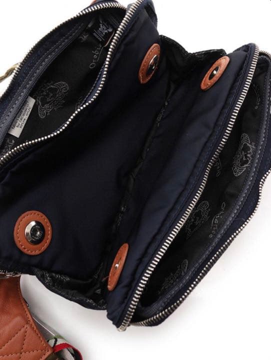 ボディバッグ ナイロン レザー