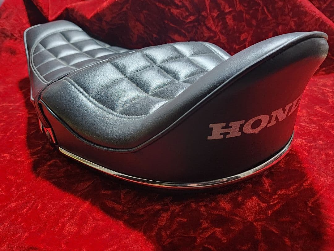 シャリー　カスタムシート　チョビ三　CB風