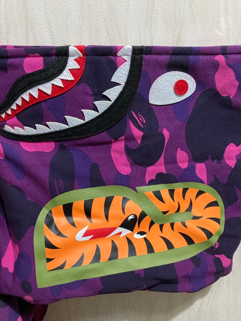 A Bathing Ape シャークパーカー　Mサイズ