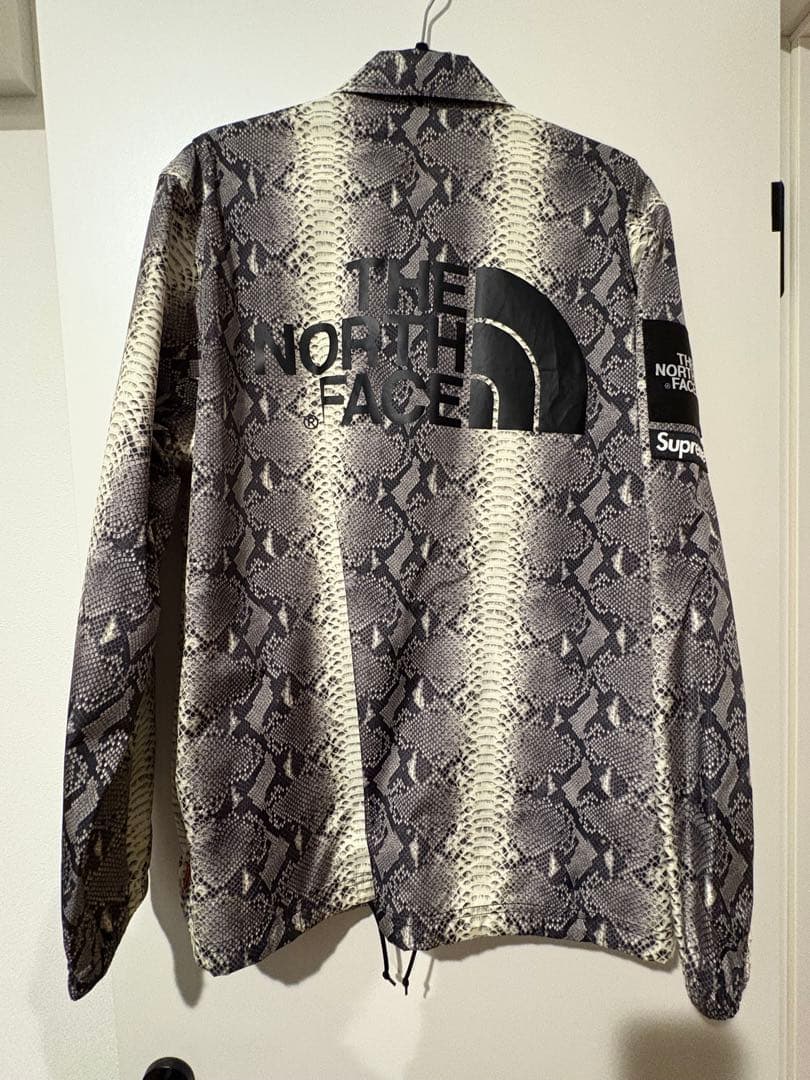 値下げ　supreme north face コーチジャケット　スネーク m