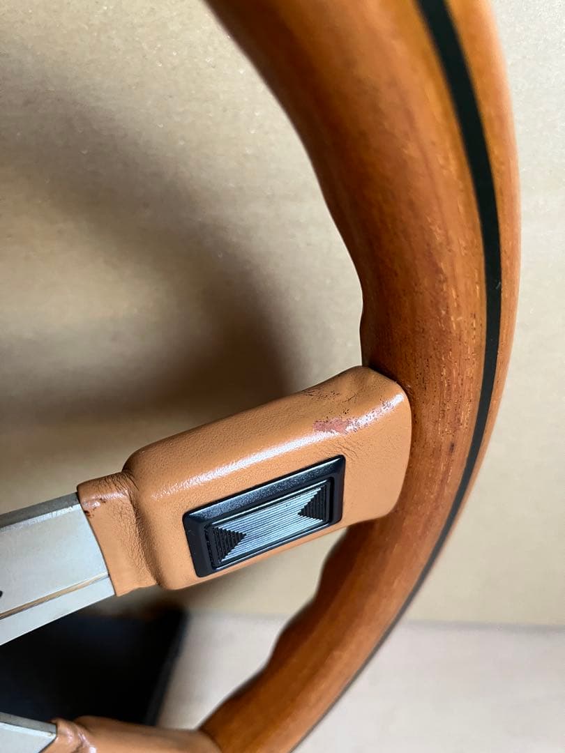 イタルボランテ　ウッドステアリング　36・5cm 中古品