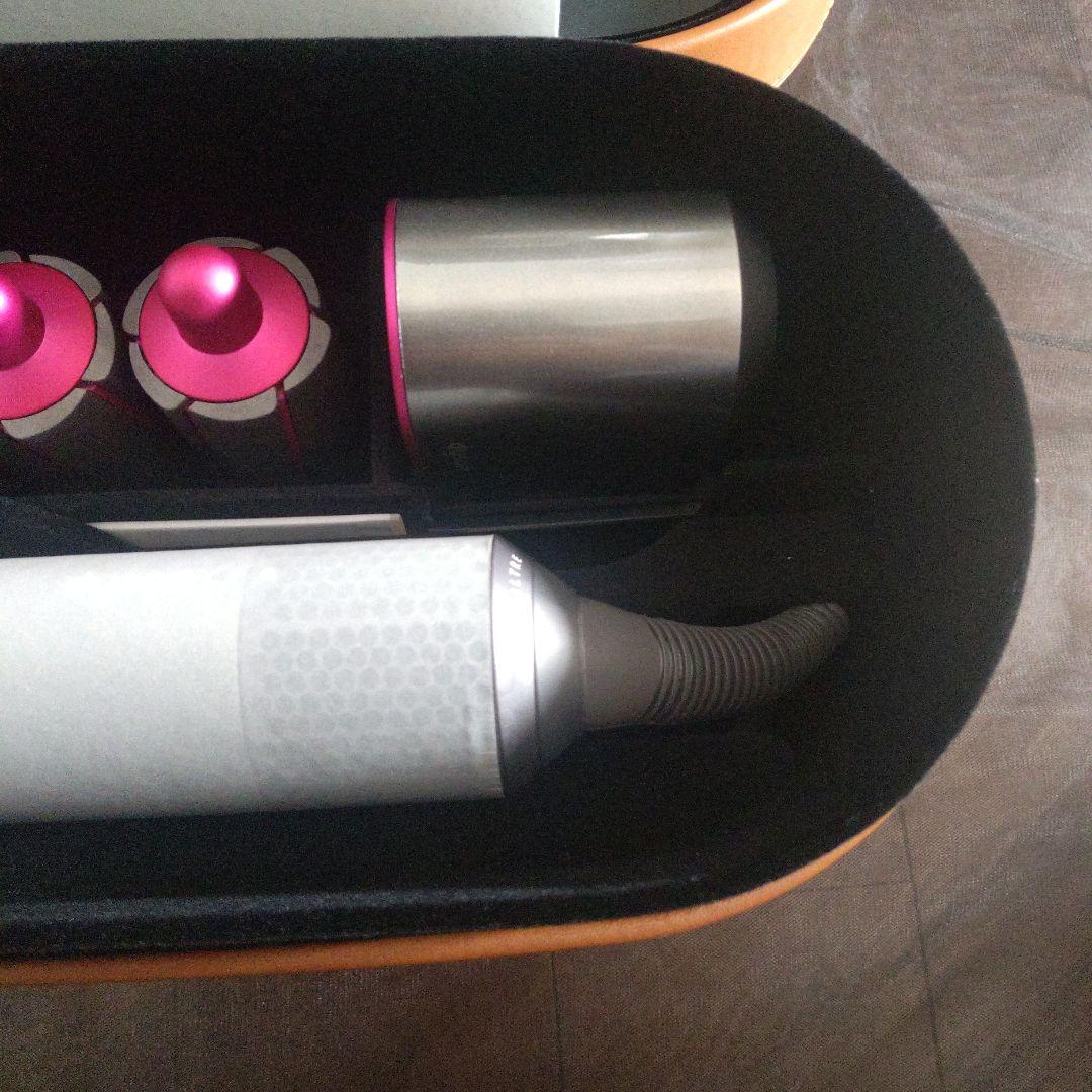 【最終価格】ダイソンヘアアイロン