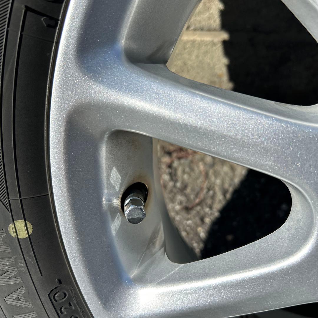 【ダイハツ純正品】アルミホイールと2020年製造スタッドレス４本セット②２本分