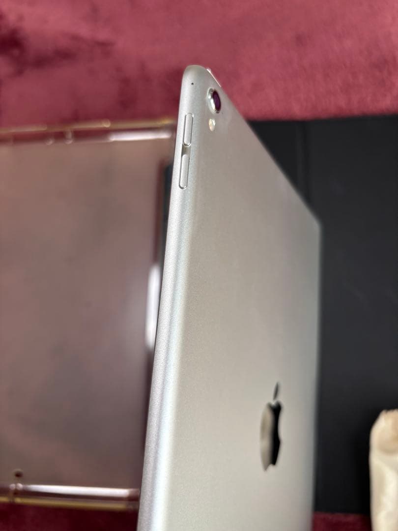 Apple iPad シルバー 9.7インチ カバーApplepencil付き