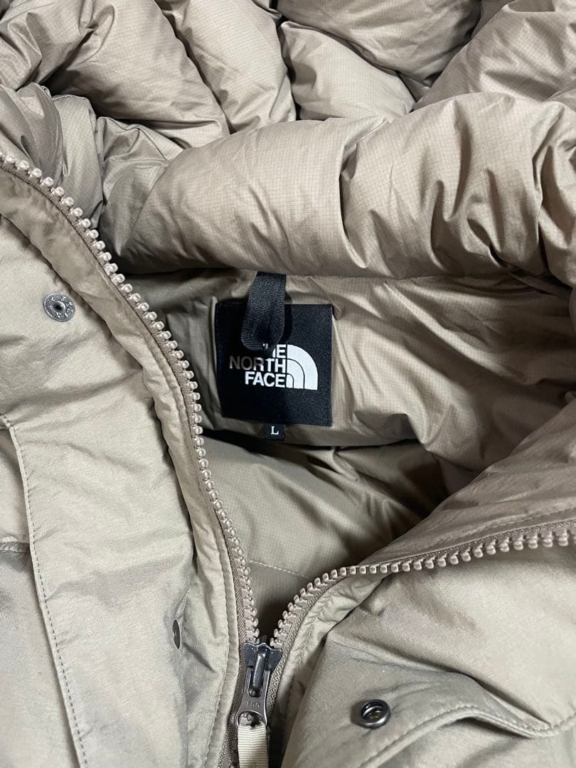 THE NORTH FACE フード付きダウンジャケット