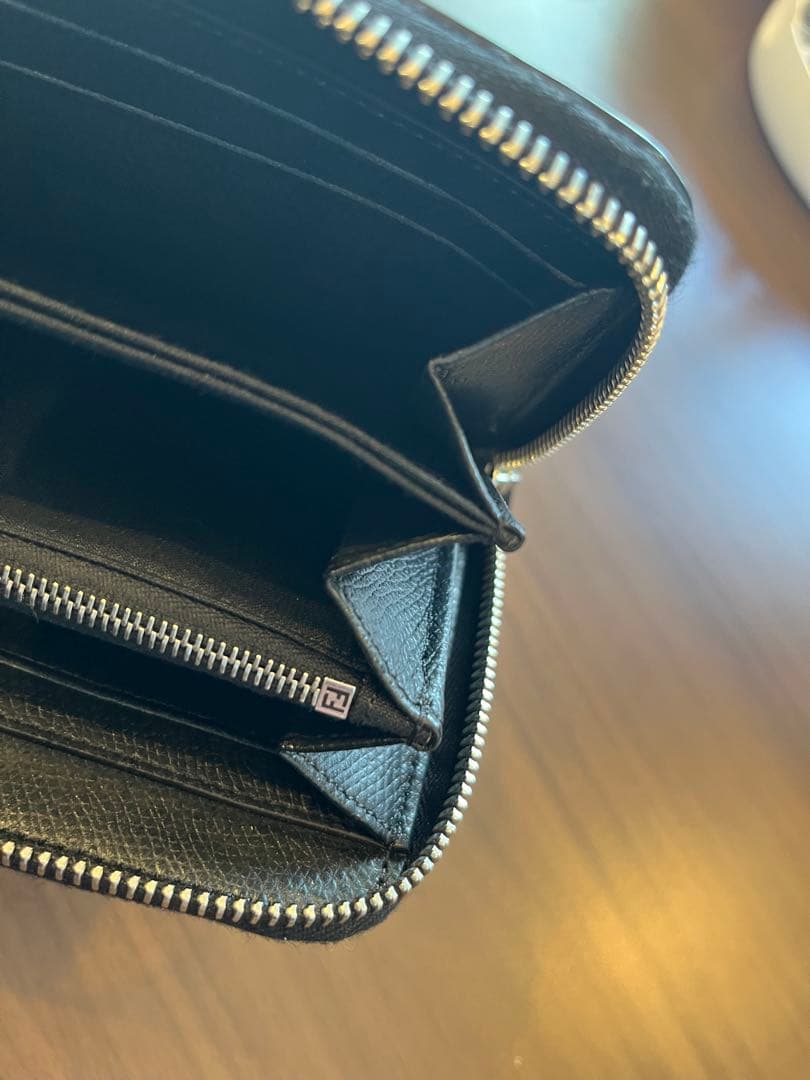 FENDI 青とピンクのグラデーション 長財布