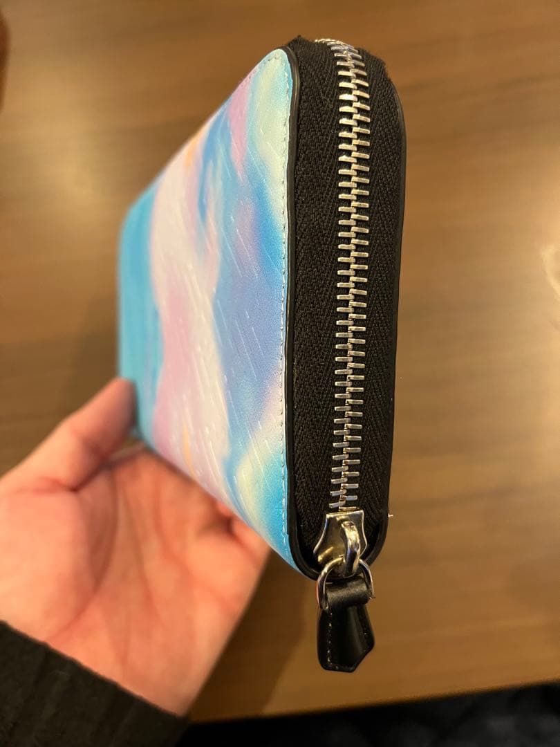 FENDI 青とピンクのグラデーション 長財布