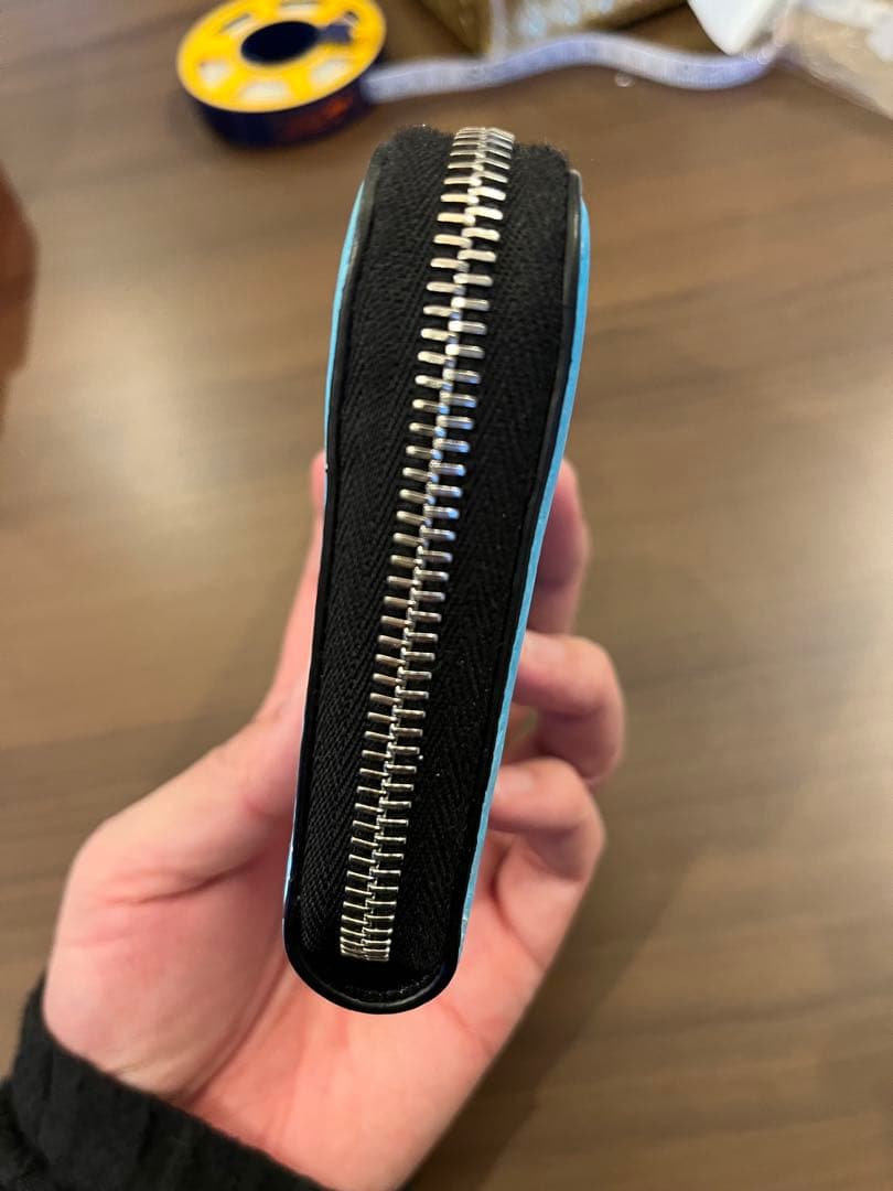 FENDI 青とピンクのグラデーション 長財布