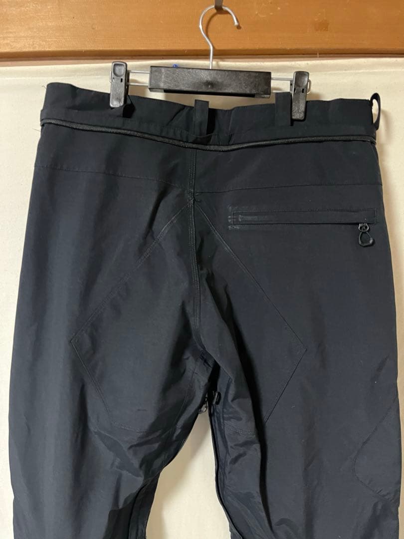 VOLCOM GORE-TEX スノーボードパンツ 黒　ブラック　21-22