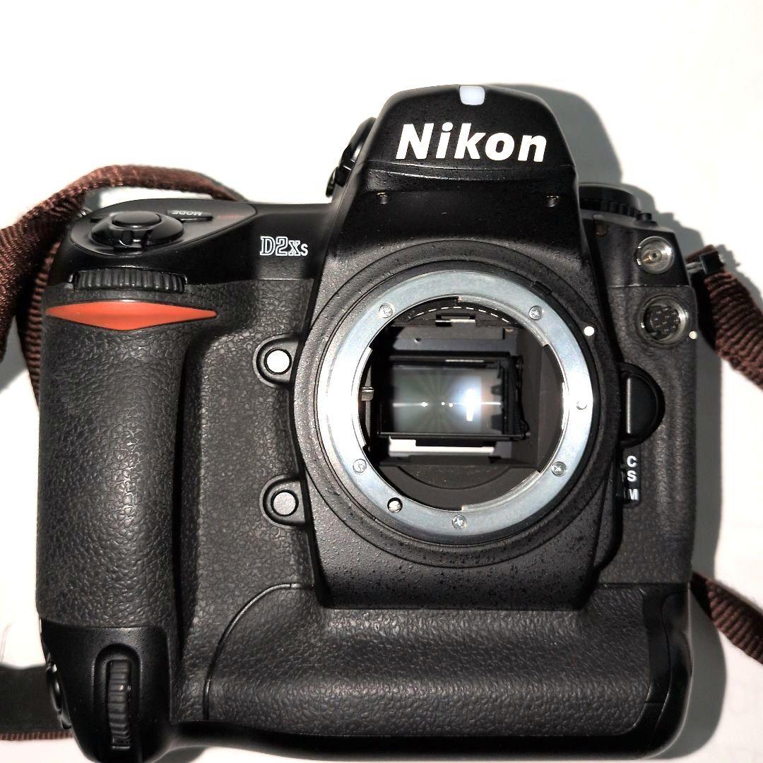 ニコンＤ２ＸＳ ボディ（純正バッテリー・バッテリーチャージャー）