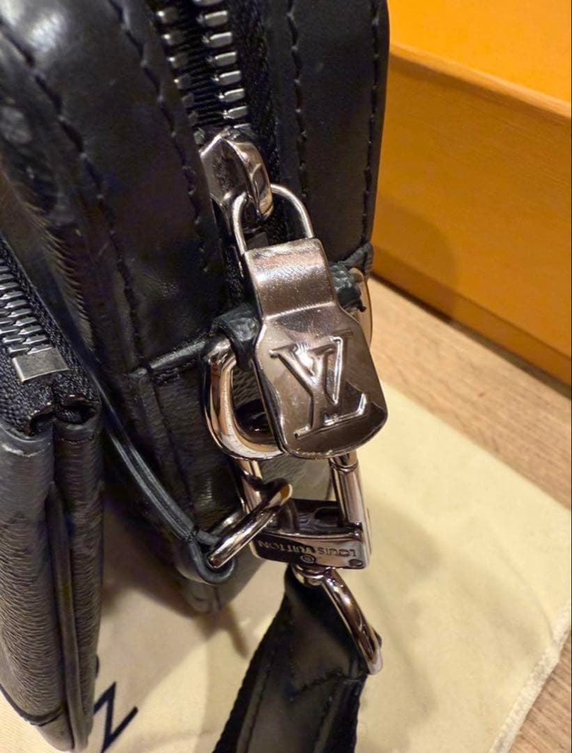 LOUIS VUITTON トリオメッセンジャー