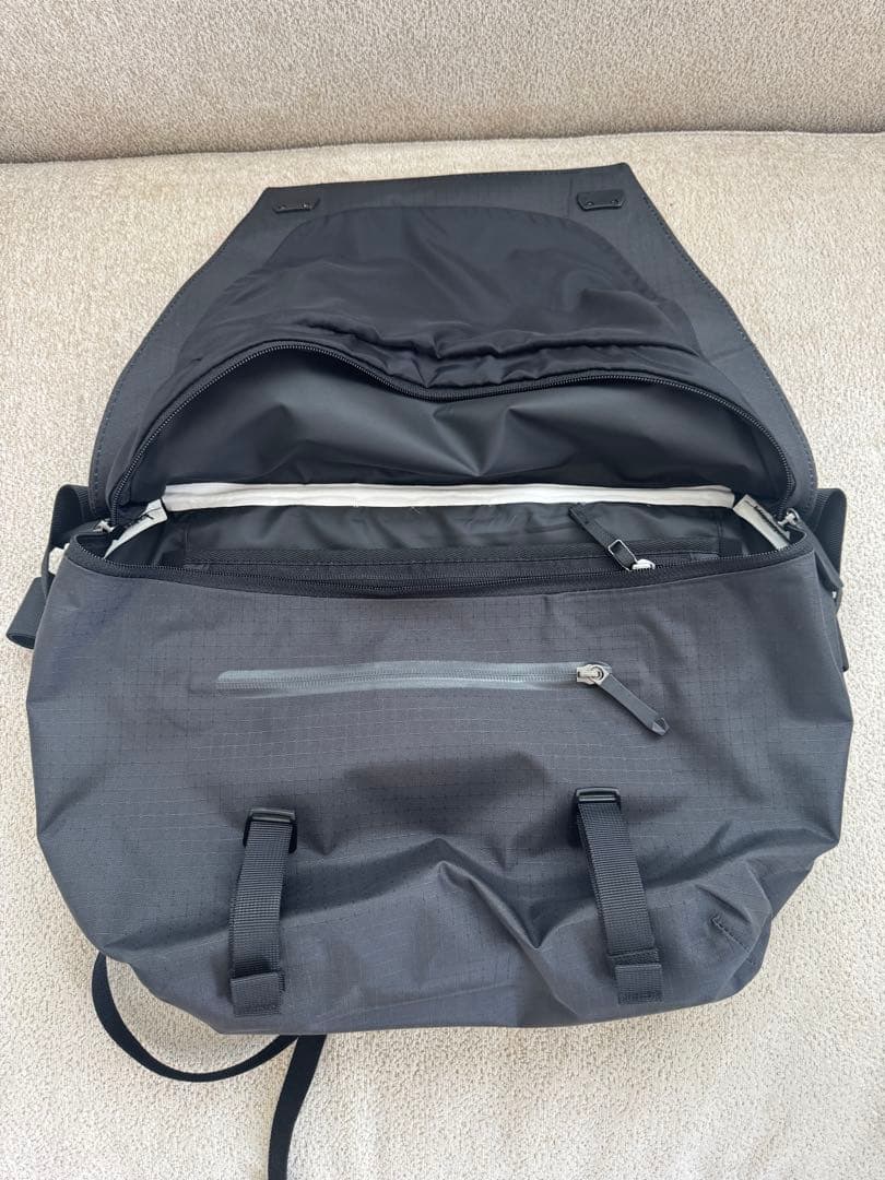 アークテリクス グランヴィル10 クーリエ メッセンジャーバッグ ブラック