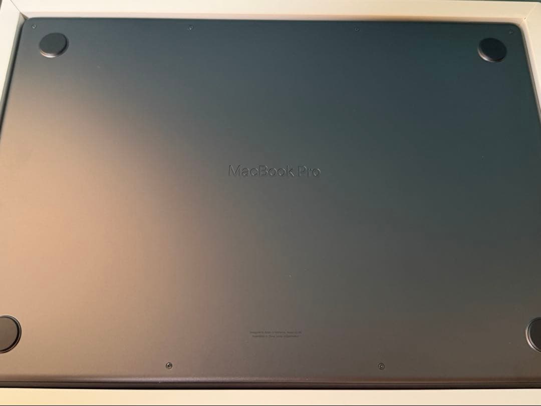 MacBook Pro M4 Max 16インチ128GB1TB